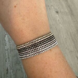 Set of eight stretchy adjustable tennis bracelets